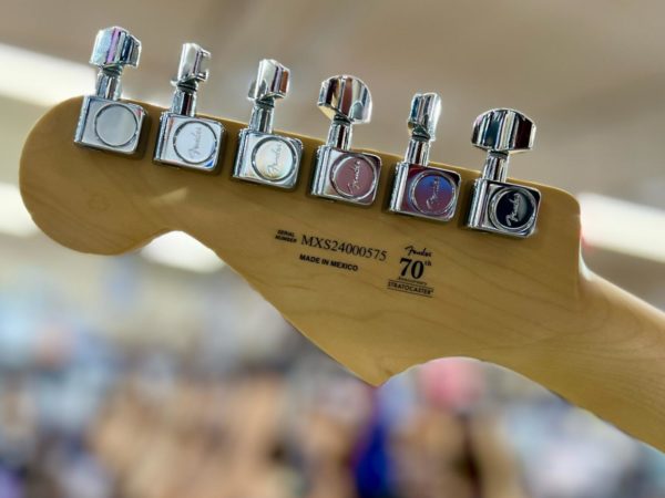 Fender Player Stratocaster Anniversary 2-Color Sunburst Limited Anniversary 2-Color Sunburst Headstock Badge Stamp