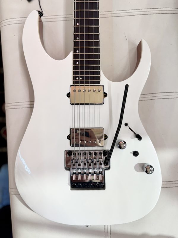 Pre-Loved Ibanez Prestige RG5320C PW Electric Guitar